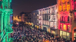 Awangarda w świetlnej odsłonie BIZNES, Kultura - Jeden z najbardziej lubianych i popularnych festiwali rozpocznie się już 29 września. Light Move Festival każdego roku odkrywa piękno XIX-wiecznych zabytków. W tym roku festiwal światła będzie działał pod hasłem „No limits – szlakiem awangardy”.